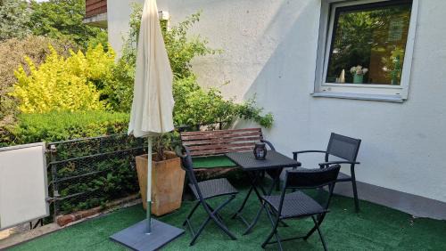 Urdenbach Apartamento | Gemütliche Ferienwohnung nähe Schloss Benrath & Rhein Düsseldorf Urdenbach