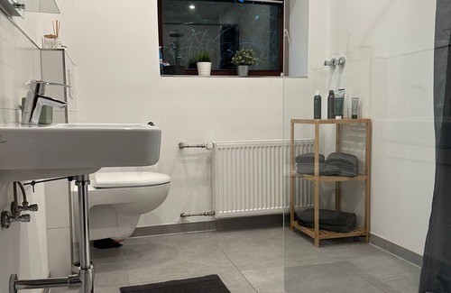 Metzkausen Apartamento | Gemütliche Ferienwohnung mit Nähe zu Düsseldorf