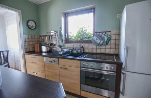 Ilmenau Apartamento | Gemütliche Ferienwohnung Elena 80m2, Terrasse, Garten, Parkplatz