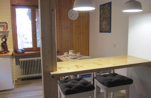 Schwandorf Apartamento | Acogedor apartamento con estufa sueca para días frescos.
