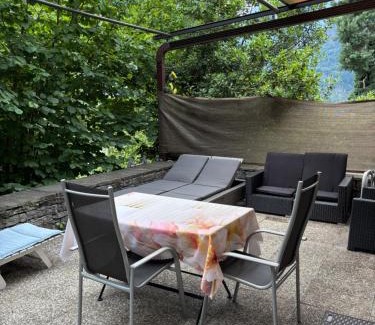Biasca Apartamento | Gemütliche Gartenwohnung im Tessin, 70 qm
