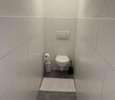 Mainz-Bingen Apartamento | Gemütliche voll ausgestattete 1 bis 2 Personen Wohnung im Weindorf Grolsheim zentral ruhig und perfekt angebunden