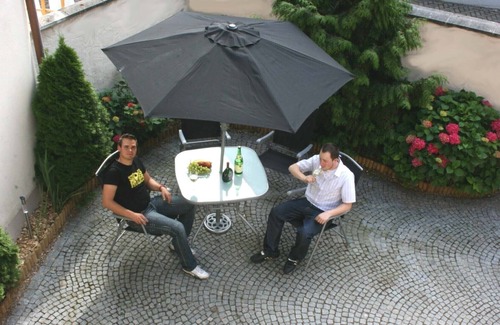 Volkach Apartamento | Gemütliches Feriendomizil, kostenfreies WLAN, voll ausgestattet, helle Küche,romantisches Himmelbett