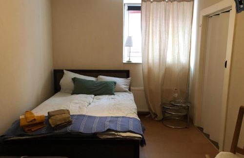 Krempe Casa | Gemütliches möbliertes Zimmer mit Gartenzugang in Krempe nahe Hamburg