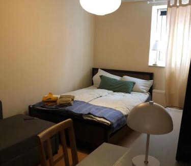 Krempe Casa | Gemütliches möbliertes Zimmer mit Gartenzugang in Krempe nahe Hamburg
