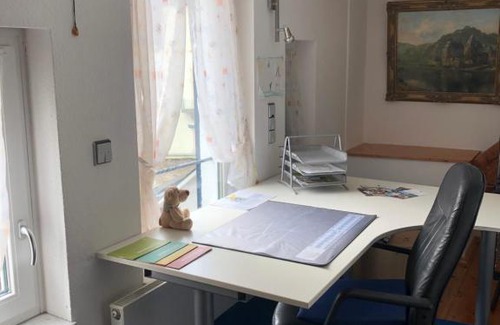 Winningen Casa | gemütliches Zimmer in Winningen mit Garten-, Küchennutzung und Arbeitsplatz
