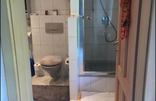 Winningen Casa | gemütliches Zimmer in Winningen mit Garten-, Küchennutzung und Arbeitsplatz