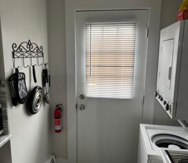 Willoughby Apartamento | Gem 1 Downtown Willoughby Historic District