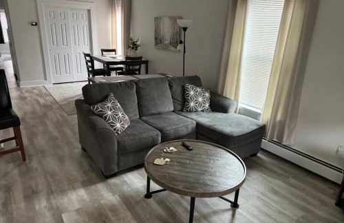 Willoughby Apartamento | Gem 1 Downtown Willoughby Historic District