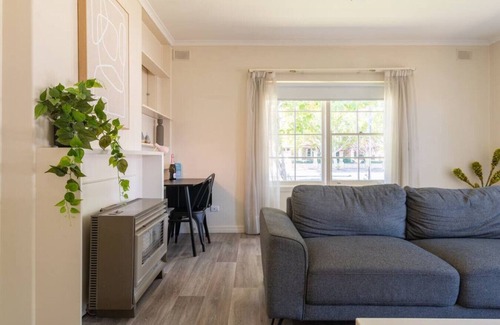 Glenelg Apartamento | Gem Apartment 5 - Courtyard I Beach I Wifi I Cafes