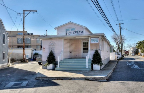 Fairfield Casa | Gem by the Long Island Sound