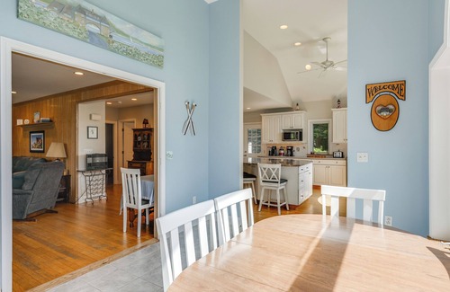 Bonnet Shores Casa | Gem of Narragansett Beach, House Retreat!