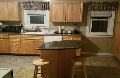 Cleveland Heights Apartamento | Gem Stone Villa 2 - Menos de 15 minutos a CWRU / Cleveland Clinic!
