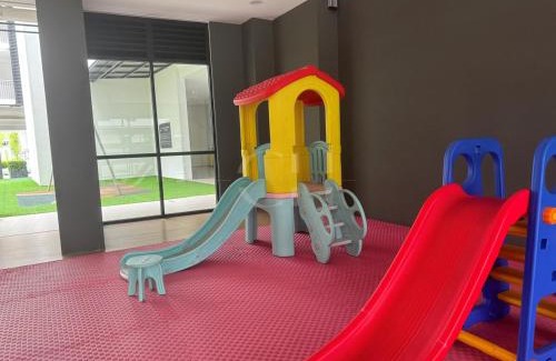 Kampung Stampin Apartamento | Gem Suites Kuching at 5 pax