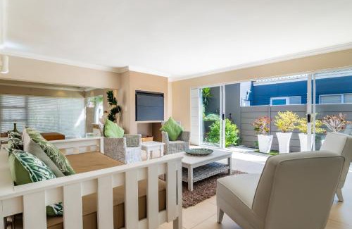 West Beach Casa | Gem with indoor jacuzzi