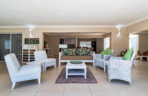 West Beach Casa | Gem with indoor jacuzzi