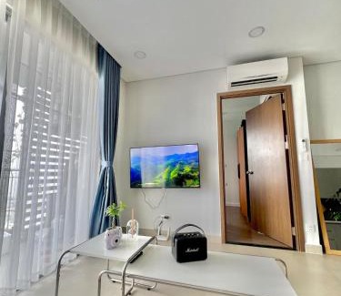 District 7 Apartamento | GenBee Harbour View - Infinity swiming pool