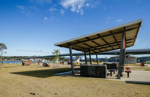 North Batemans Bay Casa | Generous 2-Bed Townhouse With A Private Balcony