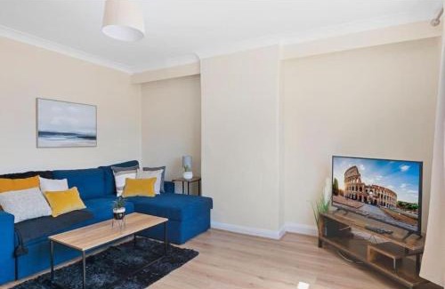Turkey Street Apartamento | Generous 3BR House in Enfield North London with Garden