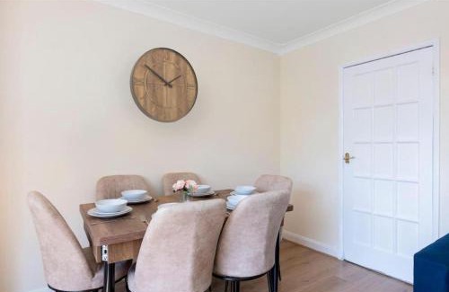 Turkey Street Apartamento | Generous 3BR House in Enfield North London with Garden