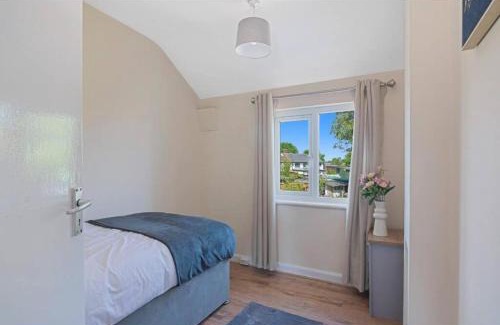 Turkey Street Apartamento | Generous 3BR House in Enfield North London with Garden