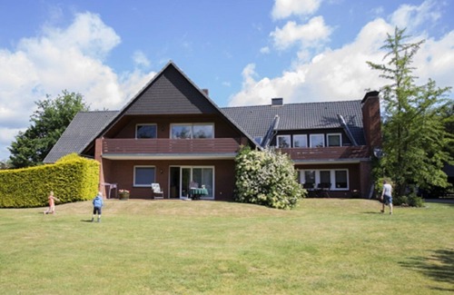 Lembruch Apartamento | Generously equipped and very spacious family holiday apartment (1)