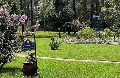 Eastman Casa | Genesis House - Christian Retreat