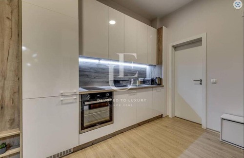 Sofia City Center Apartamento | Geneva: A charming patio studio with private parking!