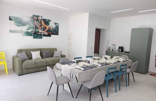 Gaeta Apartamento | Geneva House: luxury beachfront apartment with parking space and renowned view