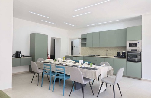 Gaeta Apartamento | Geneva House: luxury beachfront apartment with parking space and renowned view