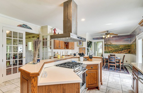 Geneva Casa | Geneva Vacation Rental w/ Vineyard & Lake Views!