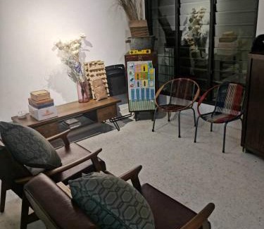 SS 2 Casa | GENIEHOME No10 CLASSIC HOME 5BR6B free Wifi at SS2 PJ