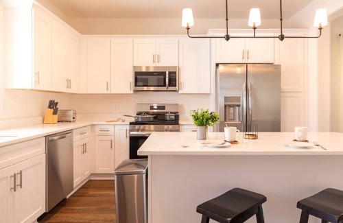 Cashiers Casa | Gentle Bear Cottage (Short walk to waterfall!)