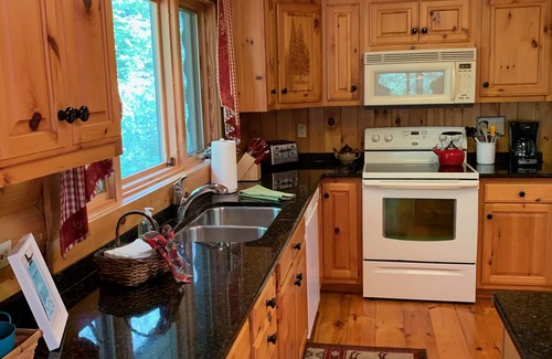 The Galena Territory Casa | Genuine Log Cabin ~ Perfect Getaway ~ Pool Table ~ Outdoor Hot Tub ~ Fire Pit