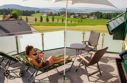 Strass im Attergau Apartamento | Genusshotel Irmgard - Ferienwohnung Kronberg 2-4 Personen