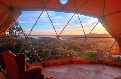 Llanybri Casa | Geodome Glamping with sea views near Pendine