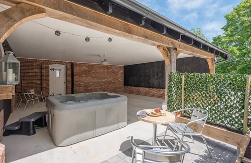 Ipswich Apartamento | Geoff's Rest with Hot Tub, Pond Hall Farm, Hadleig
