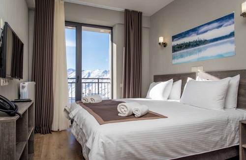 Kazbegi Hotel | Geography Hotel