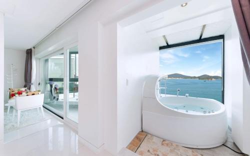 Irun-myeon Casa | Geoje Marepos Pension