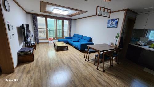Geoje Apartamento | Geoje Seaside Luxury Family Villa