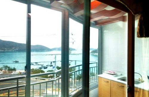 Irun-myeon Casa | Geojedo Gujorabau Pension