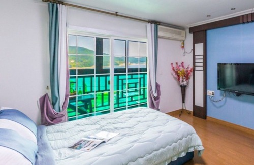 Irun-myeon Casa | Geojedo Gyejeoryeohaeng Pension