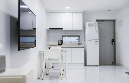 Irun-myeon Casa | Geojedo N White Pension
