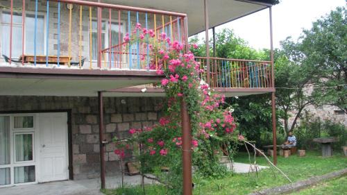 Armenia Casa | Geologist's House