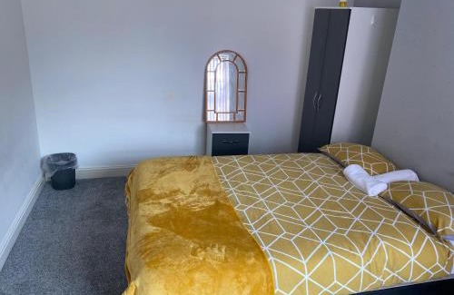 Stoke-on-Trent Casa | George Guest House