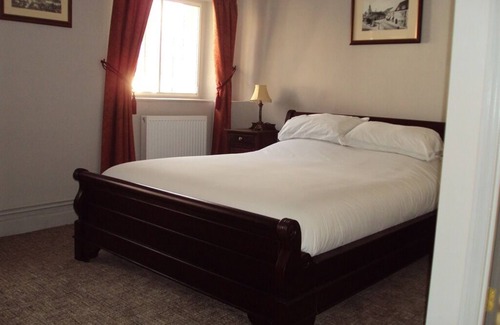 Mere Hotel | The George Inn