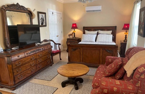 Camden Cama Y Desayuno | George Jones & Tammy Wynette Fan Room
