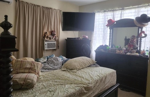 Isabela Casa | George's place