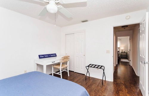 Liberty Park Cabaña | Georgetown - Centrally Located 3/2 Designer Home