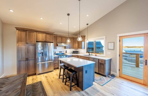 Georgetown Casa | Georgetown Getaway - Lakeside Cabin